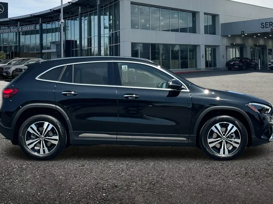 2025 Mercedes Benz GLA 250 photo 1