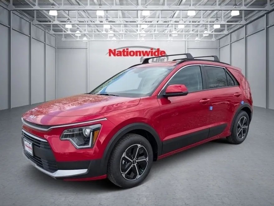 2025 Kia Niro LX photo 1