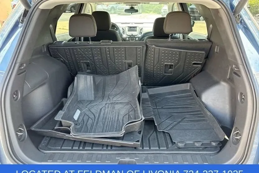 2024 Chevrolet Equinox LT photo 1