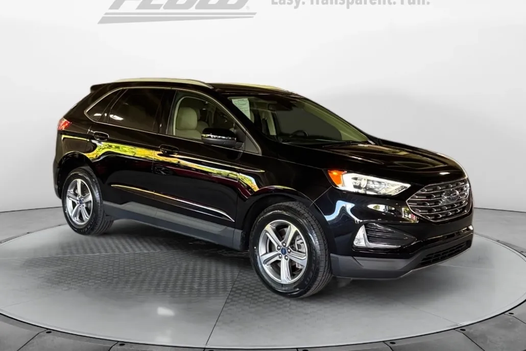 2022 Ford Edge SEL photo 1
