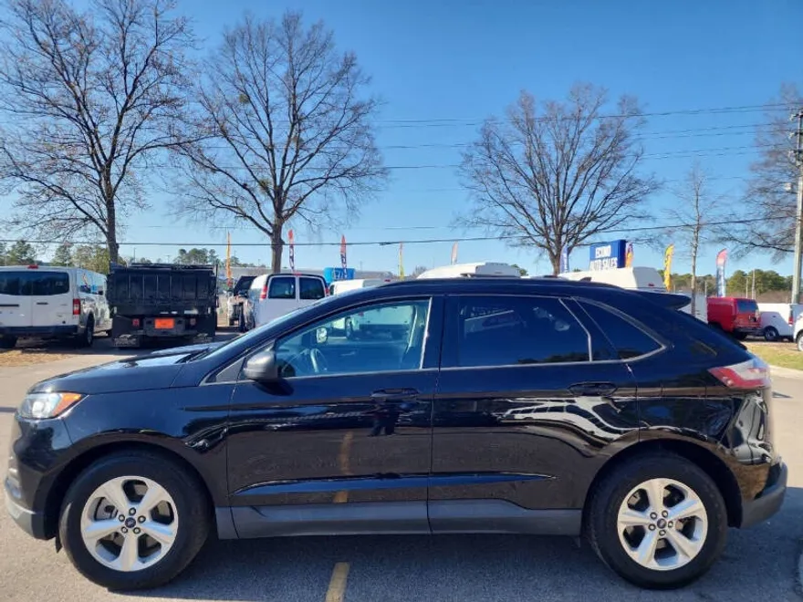 2021 Ford Edge SE photo 1