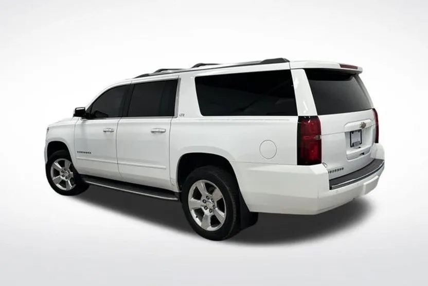 2016 Chevrolet Suburban LTZ photo 1