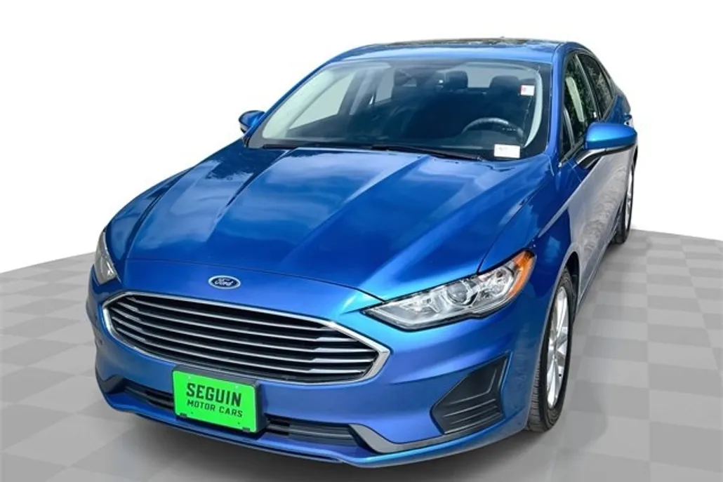 2020 Ford Fusion SE photo 1