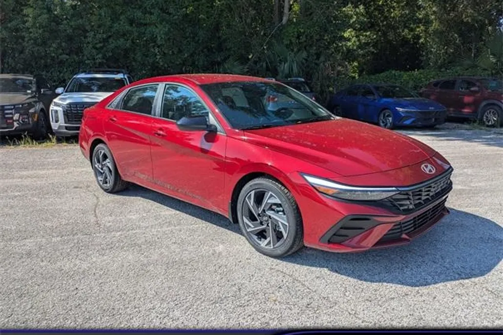 2025 Hyundai Elantra SEL Sport photo 1