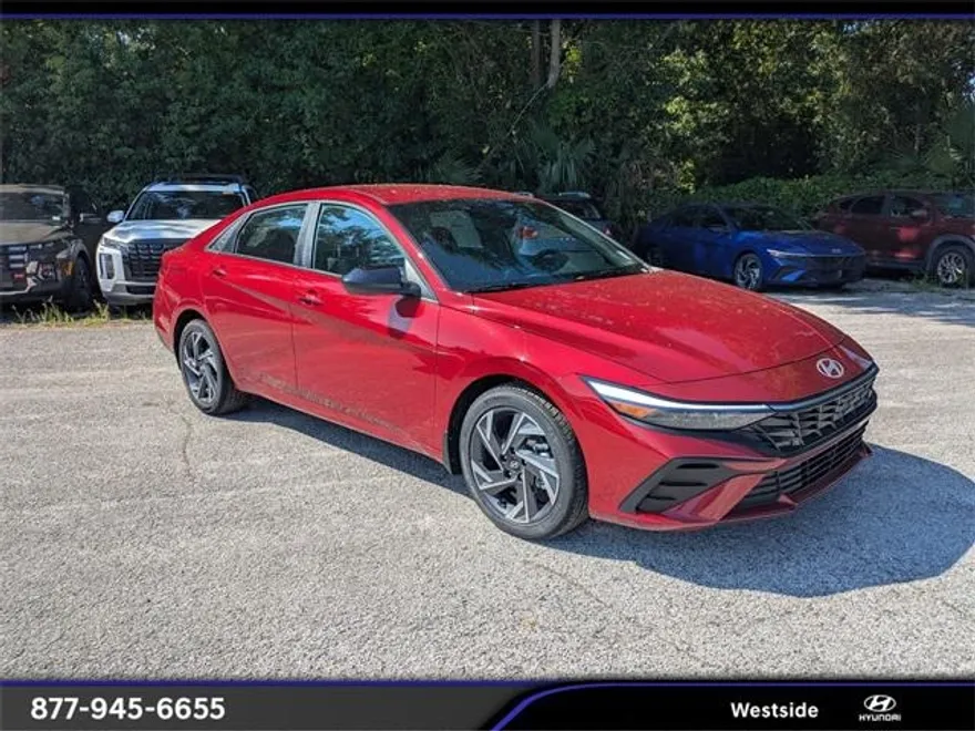 2025 Hyundai Elantra SEL Sport photo 1
