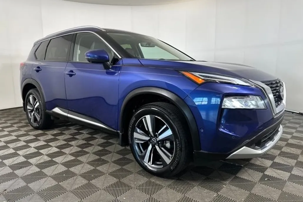2023 Nissan Rogue Platinum photo 1