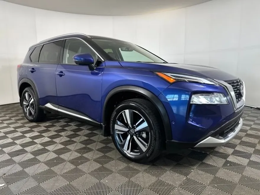 2023 Nissan Rogue Platinum photo 1