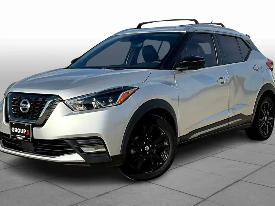 2020 Nissan Kicks SR photo 1