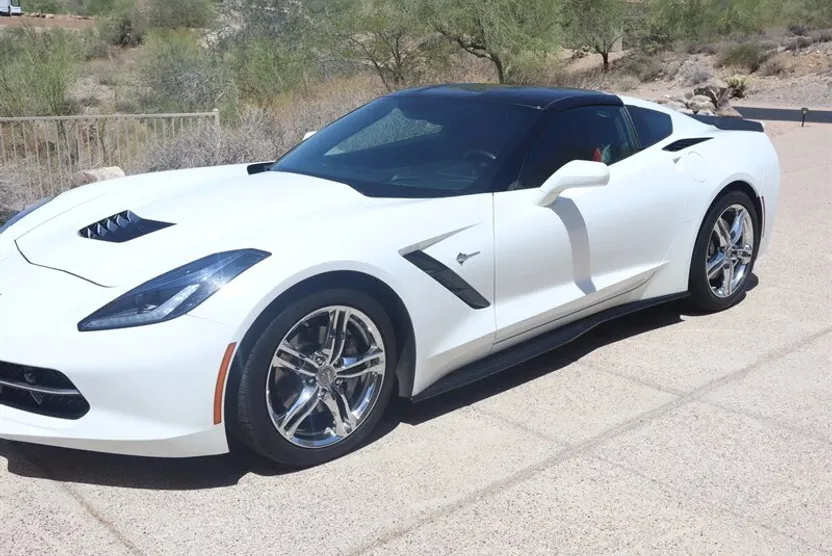 2016 Chevrolet Corvette Stingray photo 1