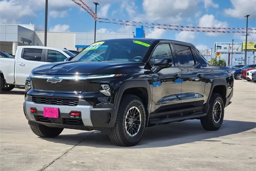 2026 Chevrolet Silverado photo 1