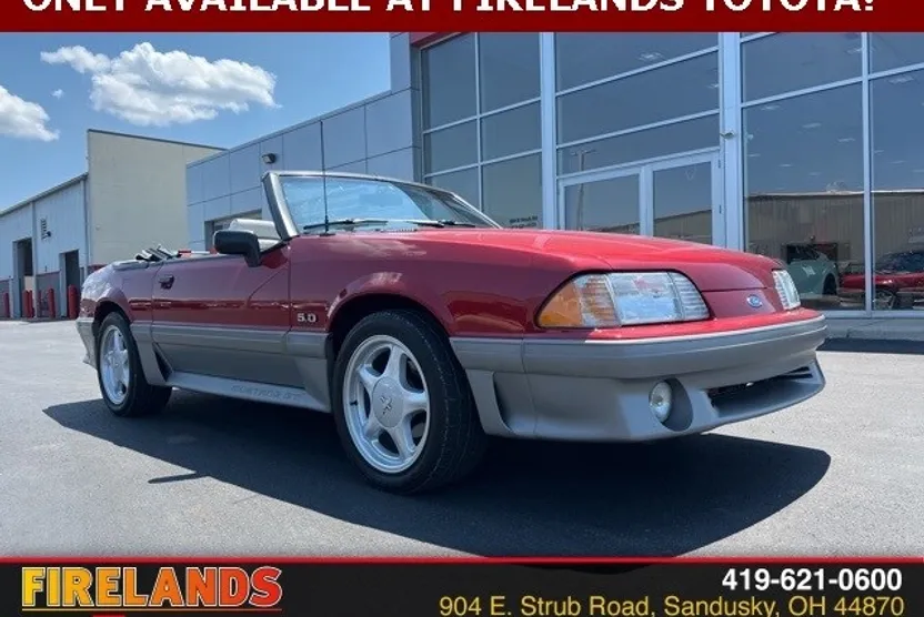 1991 Ford Mustang GT Convertible photo 1