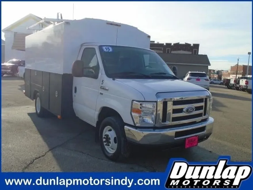 2015 Ford E-350 photo 1