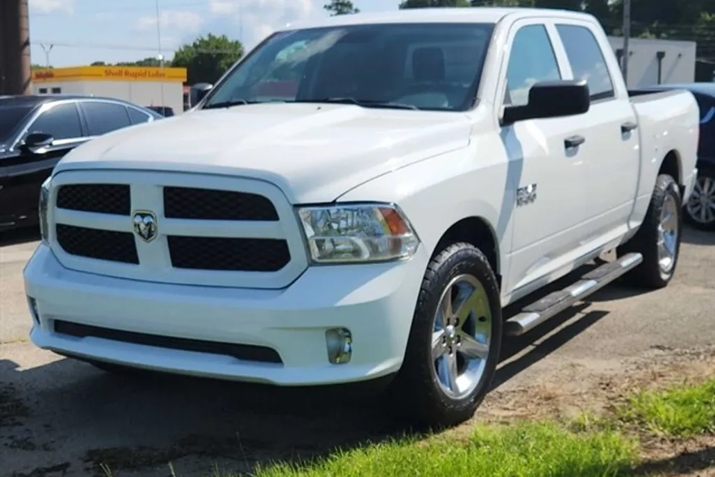 2016 Ram 1500 ST photo 1