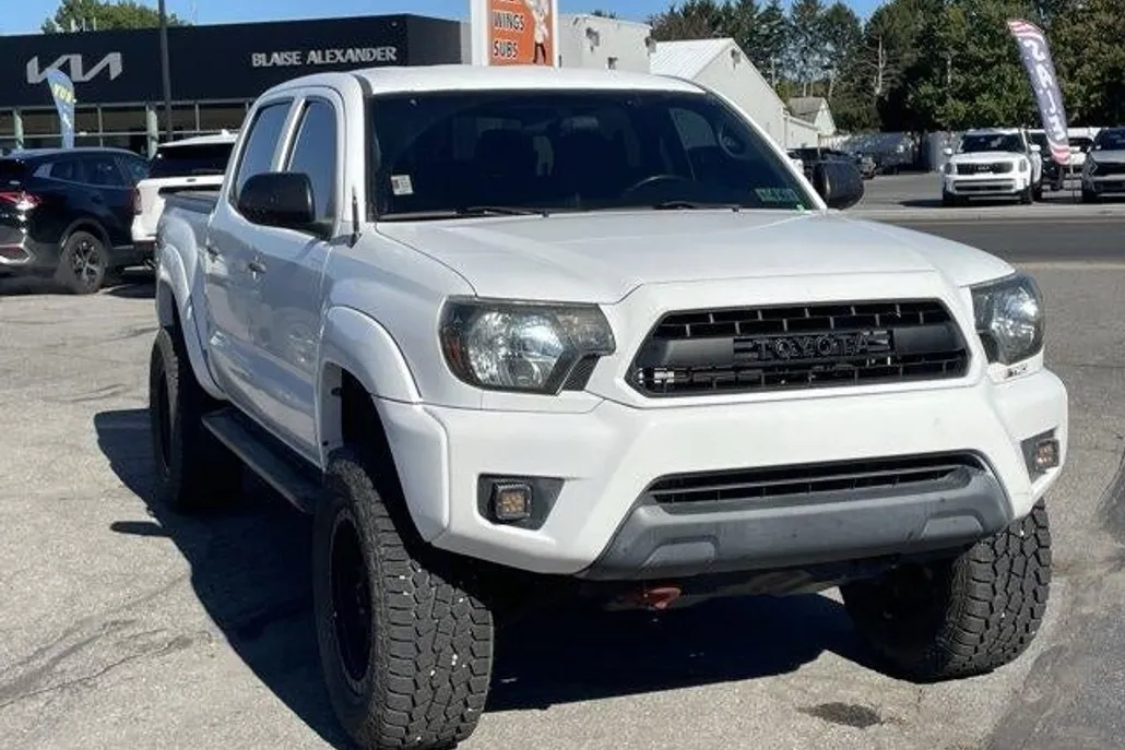 2014 Toyota Tacoma PreRunner V6 photo 1