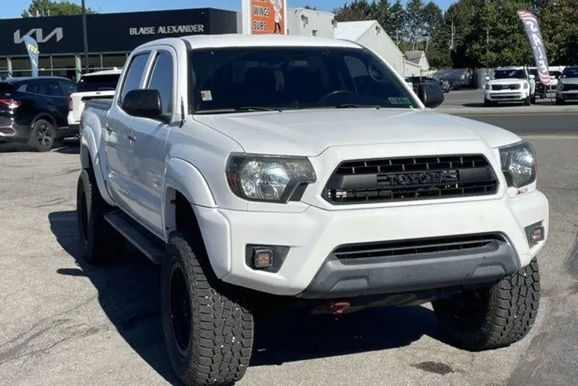 2014 Toyota Tacoma PreRunner V6 photo 1