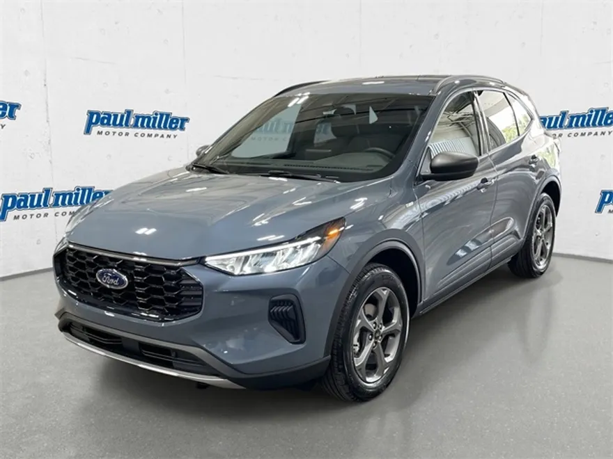 2026 Ford Escape ST-Line photo 1