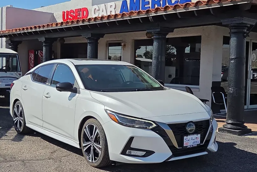 2020 Nissan Sentra SR photo 1