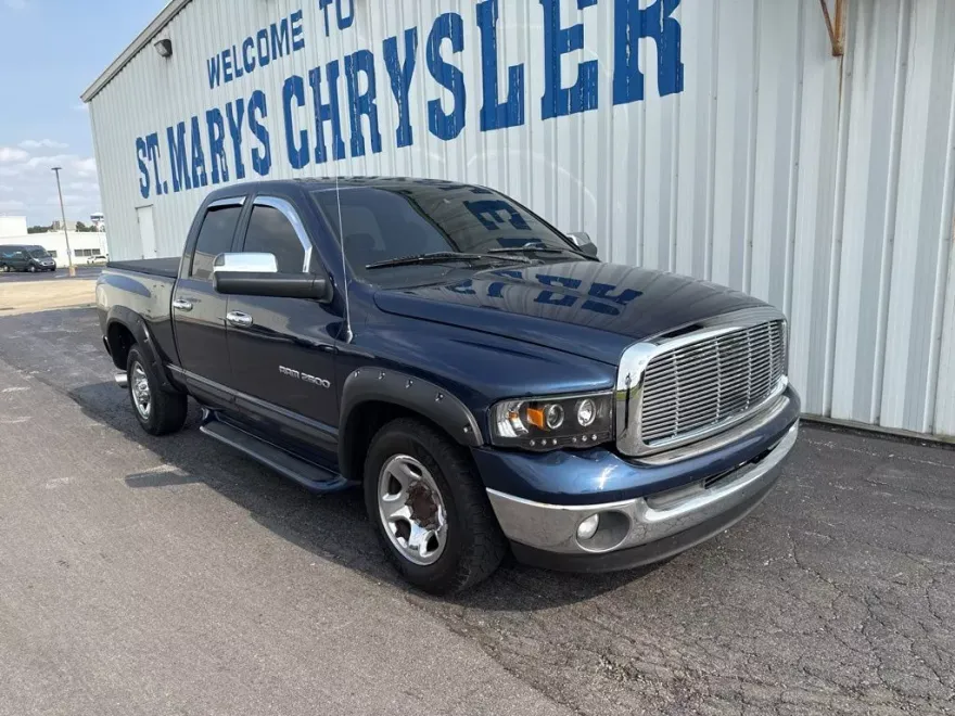 2004 Dodge Ram SLT photo 1