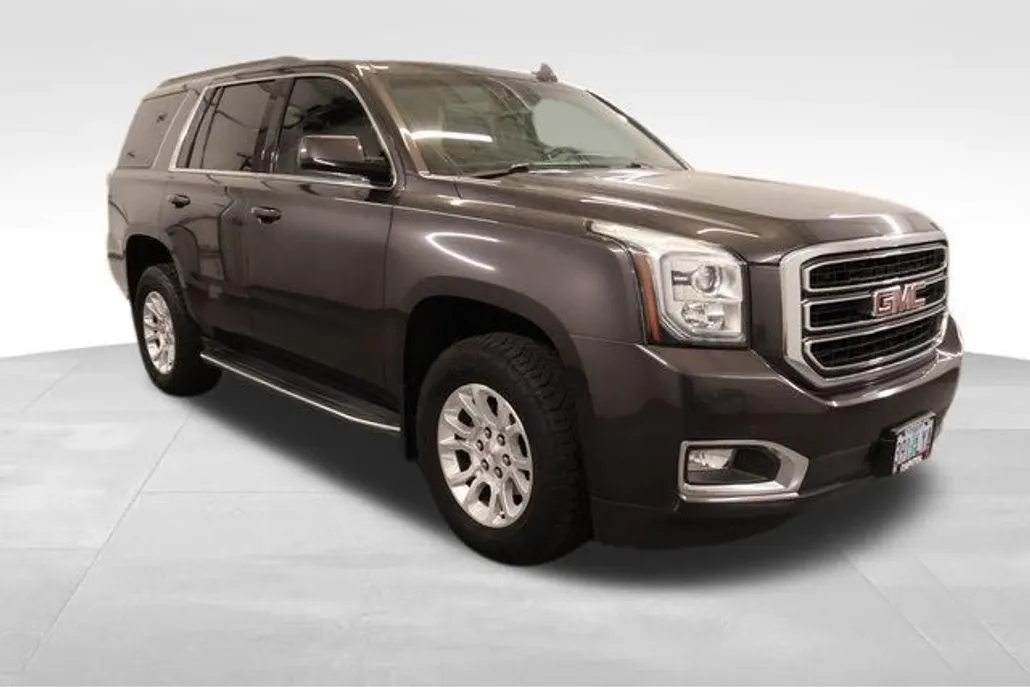 2017 Gmc Yukon SLE photo 1