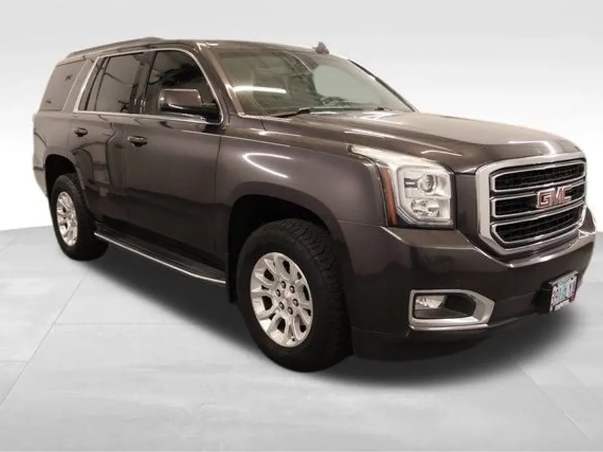2017 Gmc Yukon SLE photo 1