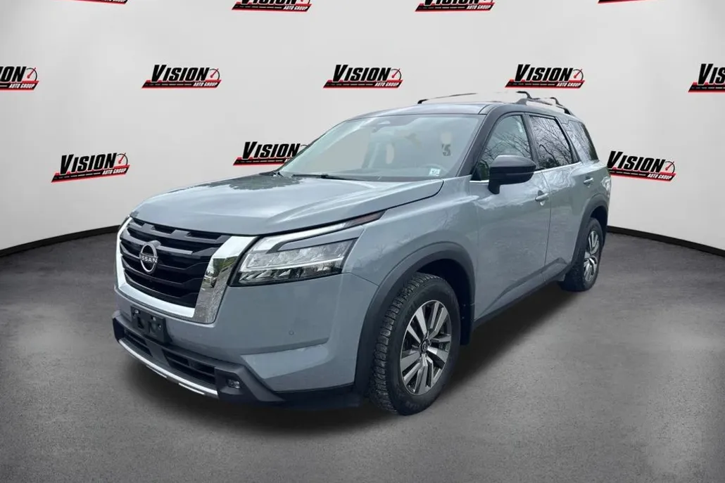 2022 Nissan Pathfinder SL photo 1