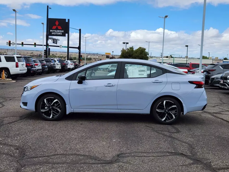 2025 Nissan Versa SR photo 1
