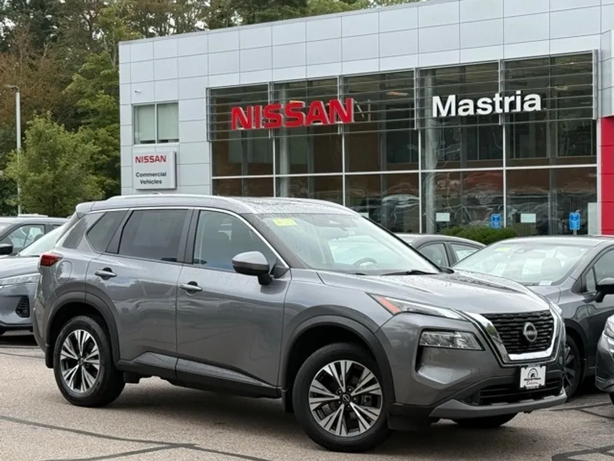 2022 Nissan Rogue SV photo 1