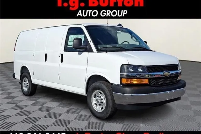 2025 Chevrolet Express Cargo 2500 Base photo 1