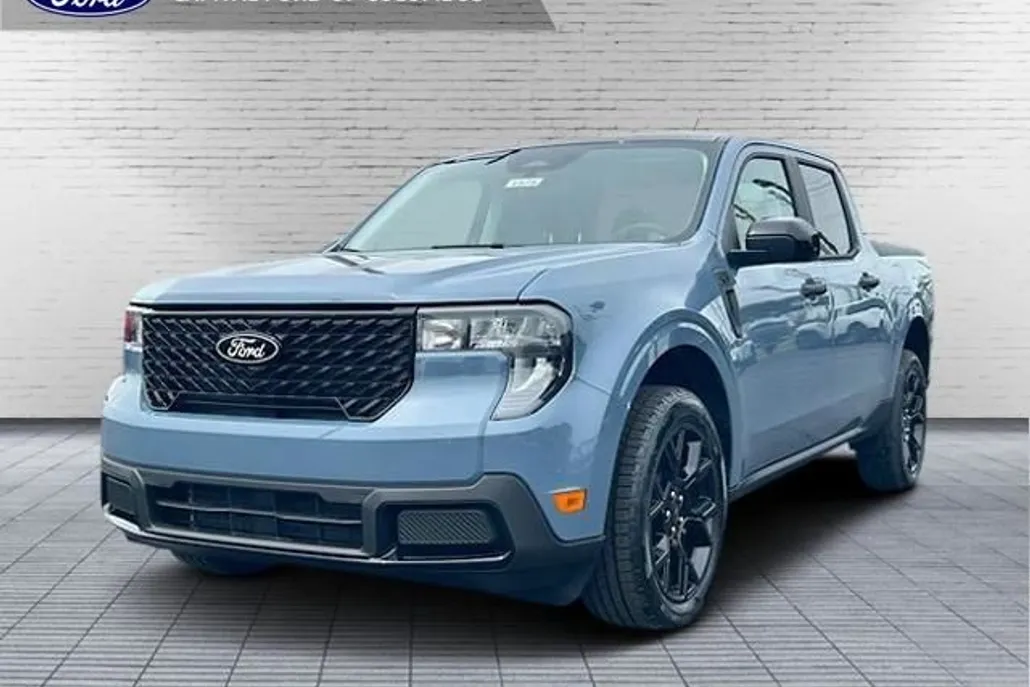 2025 Ford Maverick XLT photo 1
