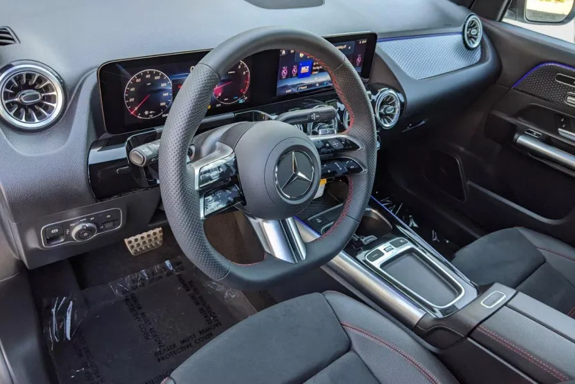 2025 Mercedes Benz GLA 250 4MATIC photo 1