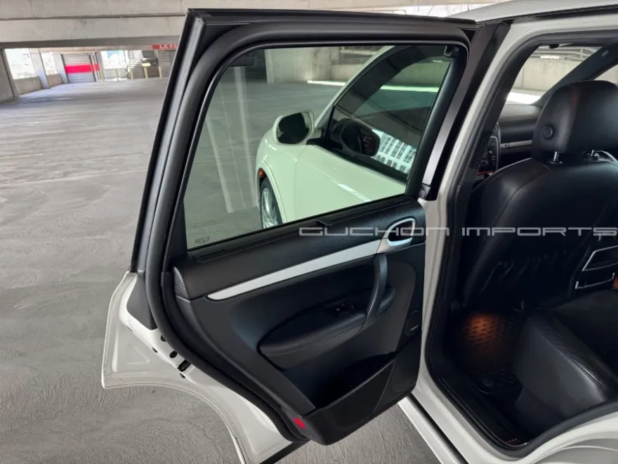 2009 Porsche Cayenne GTS photo 45