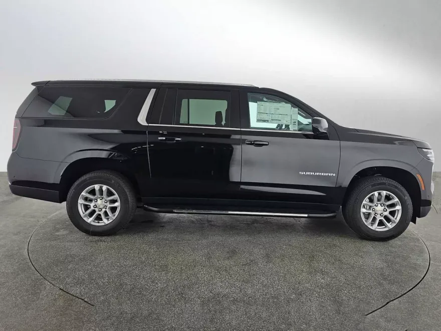 2025 Chevrolet Suburban LS photo 1