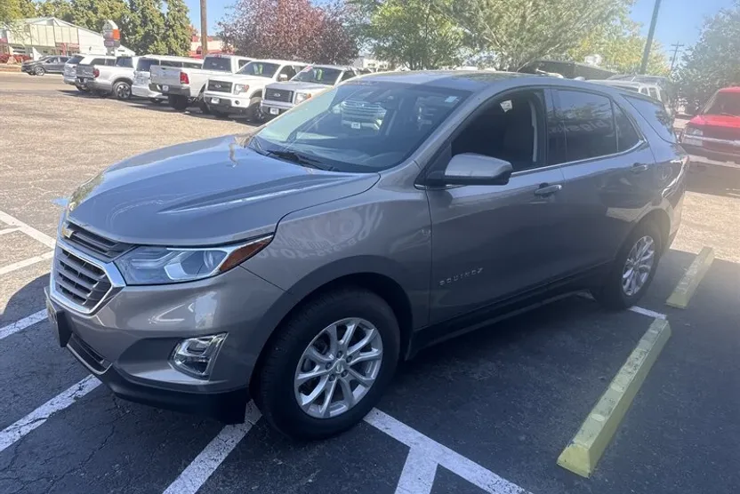 2018 Chevrolet Equinox LT photo 1