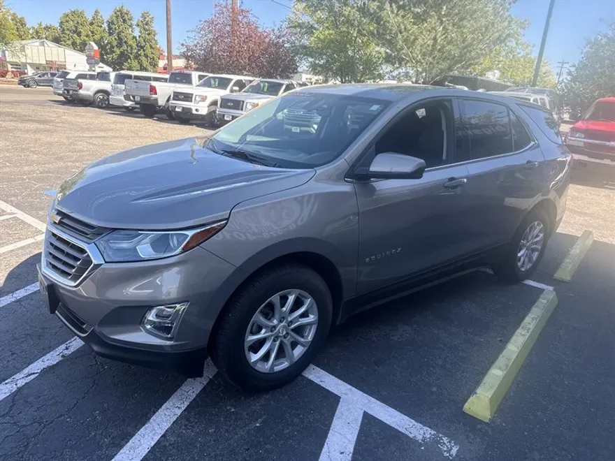 2018 Chevrolet Equinox LT photo 1