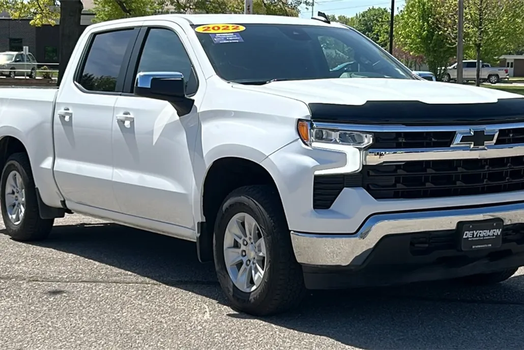 2022 Chevrolet Silverado 1500 LT photo 1