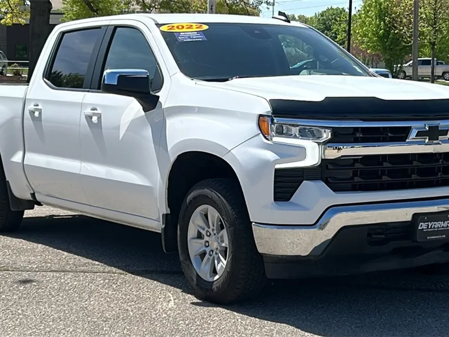 2022 Chevrolet Silverado 1500 LT photo 1