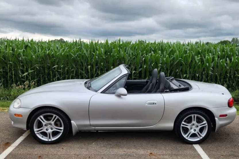 2004 Mazda MX-5 Miata Miata LS photo 1