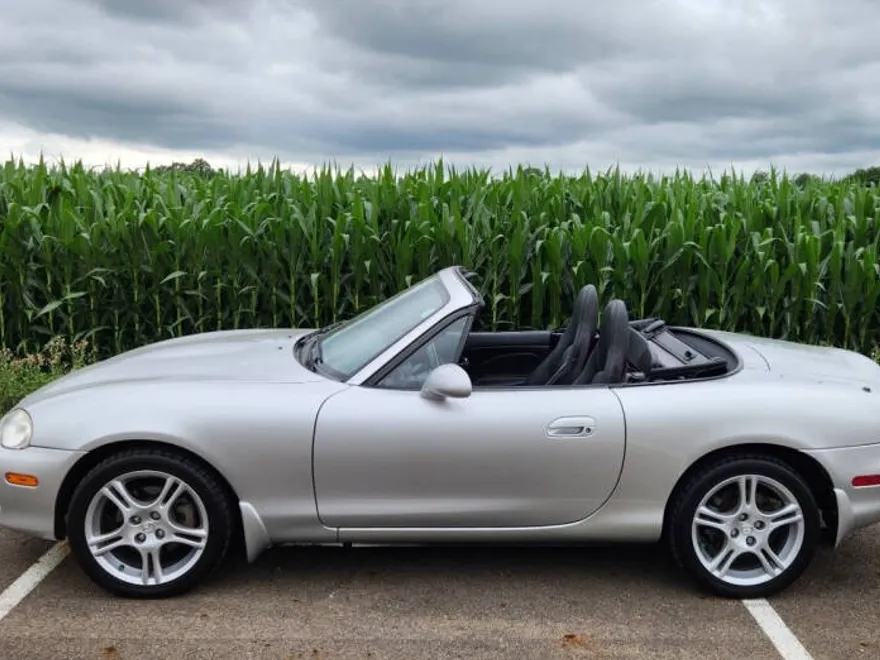 2004 Mazda MX-5 Miata Miata LS photo 1