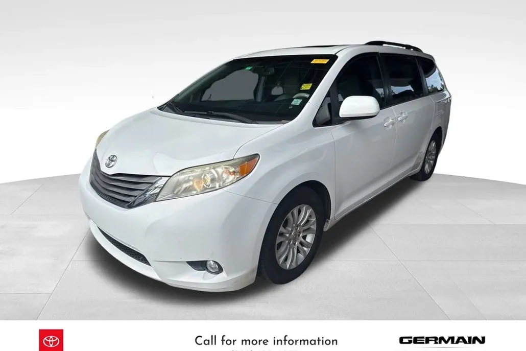 2014 Toyota Sienna XLE photo 1