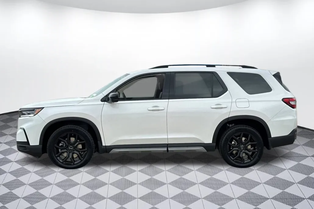 2025 Honda Pilot Black Edition photo 1