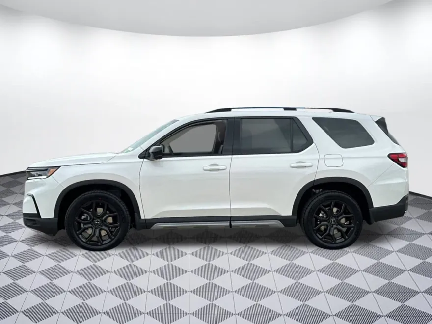 2025 Honda Pilot Black Edition photo 1