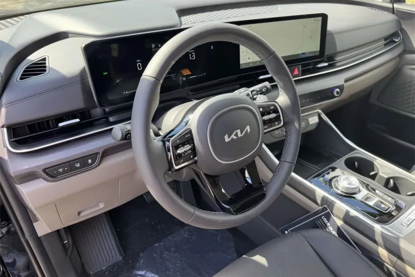 2026 Kia Carnival EX photo 1