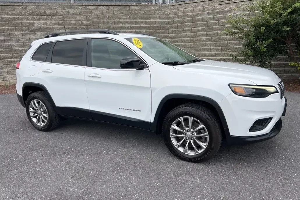 2022 Jeep Cherokee Latitude Lux photo 1