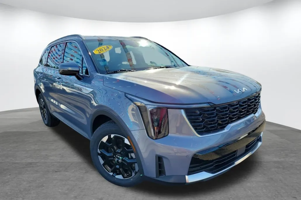 2024 Kia Sorento S photo 1
