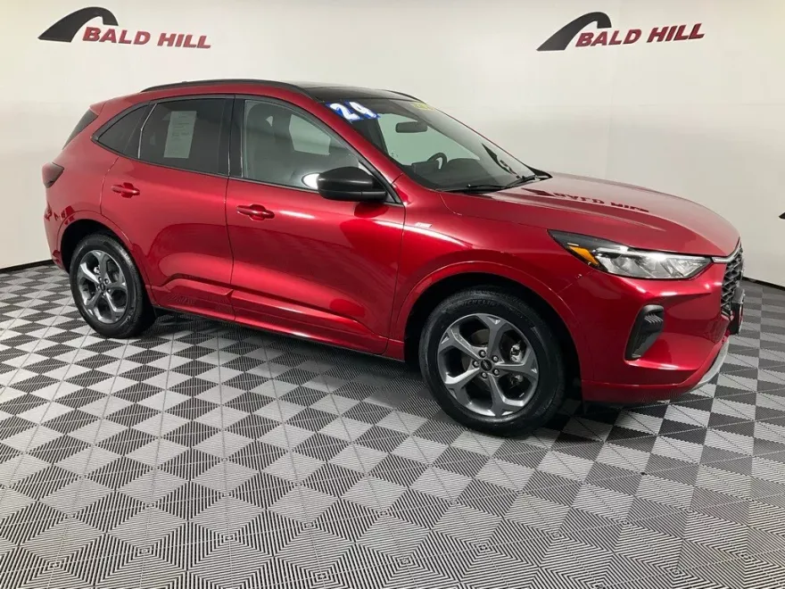 2024 Ford Escape ST-Line photo 1