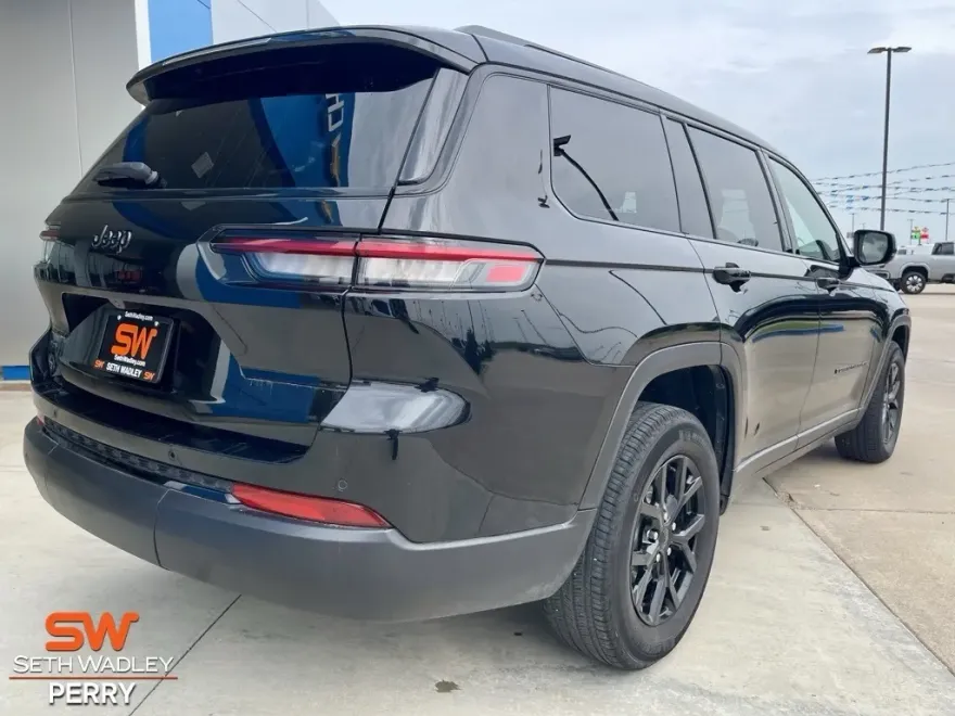 2024 Jeep Grand Cherokee Altitude photo 1