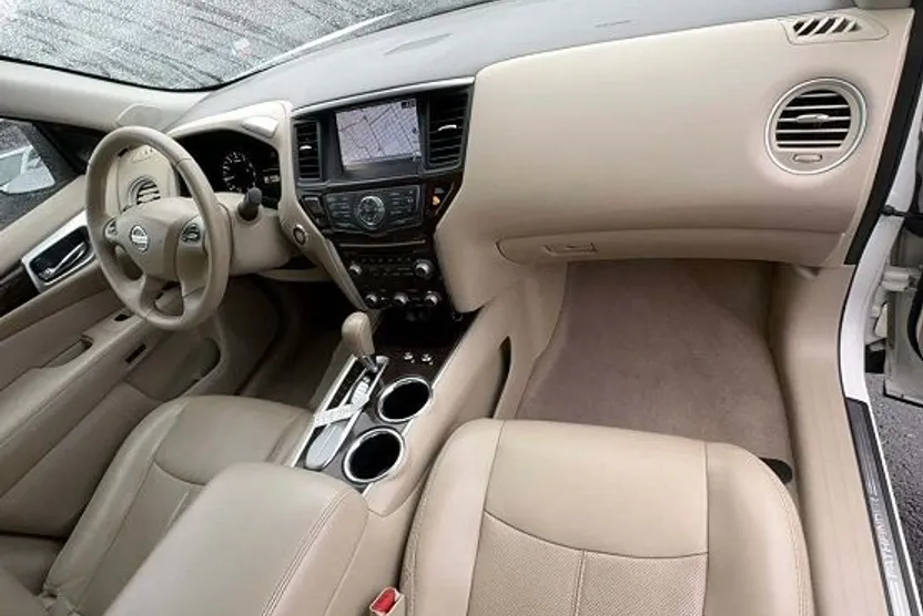 2015 Nissan Pathfinder photo 1
