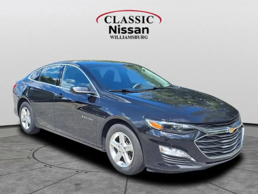 2023 Chevrolet Malibu 1LT photo 1