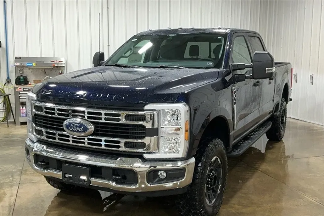 2025 Ford F-350 XLT photo 1