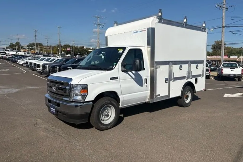 2026 Ford E-350 Base photo 1